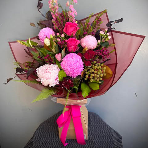 Frontal Style Cardboard Vase image 1