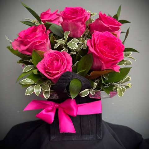 6 Coloured Roses In Hessian Box image 0