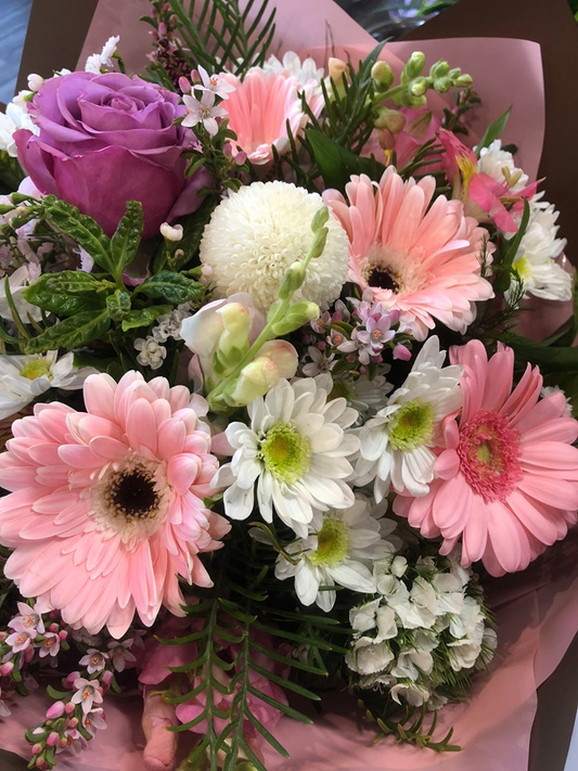 Seasonal Flower Bunch - Pastels (colours vary depending on stock) image 0