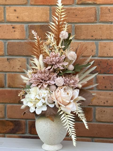 Rustic Neutral Arrangement image 0