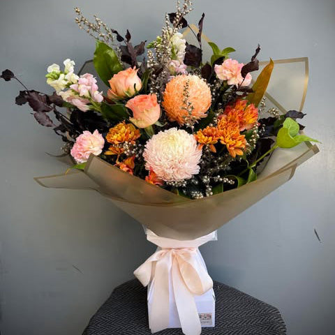 Frontal Style Cardboard Vase - Option 3 image