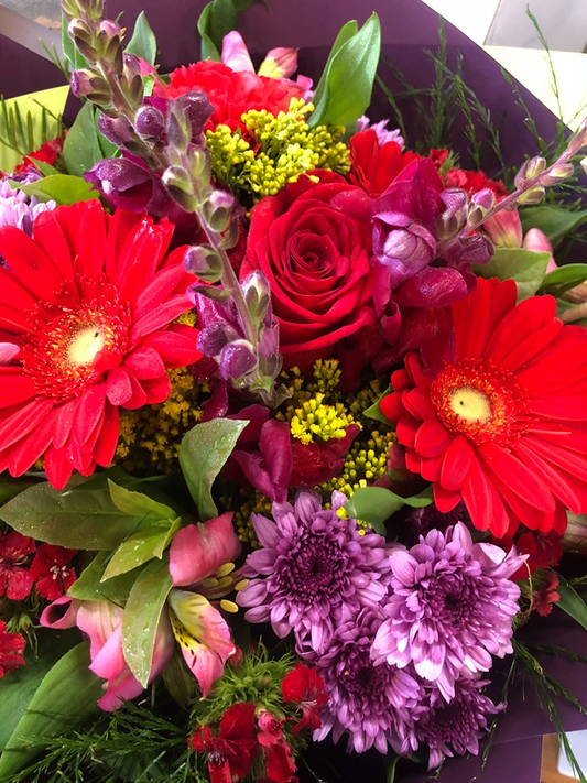 Seasonal Flower Bunch - Florist Choice Only - (Colours and flowers vary depending on seasonal availability) image 0