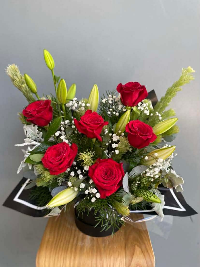 Hat Box Roses & Lilly