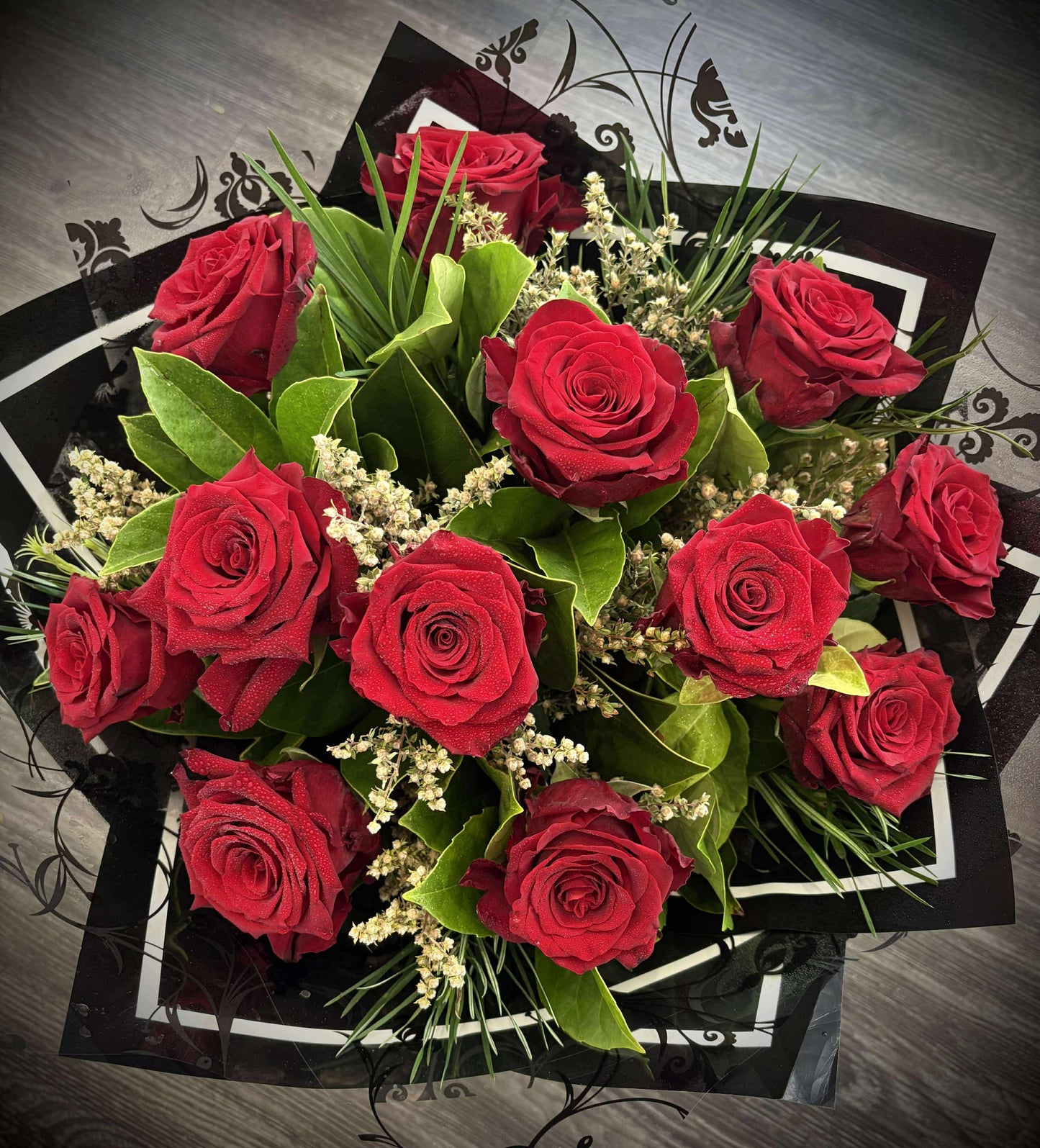 12 Roses bunch