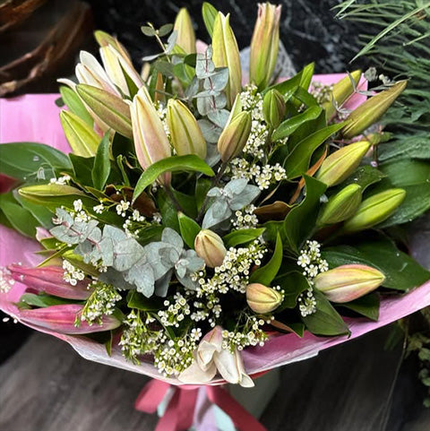 Lily Boquet Cardboard Vase image 0